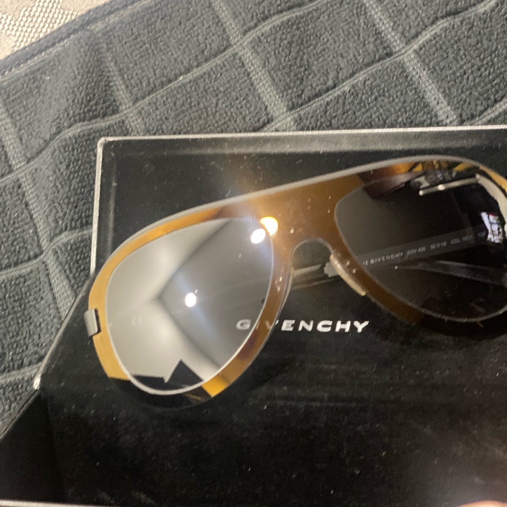 NWOT Givenchy women’s sunglasses black and metallic brown lense - Picture 2 of 7